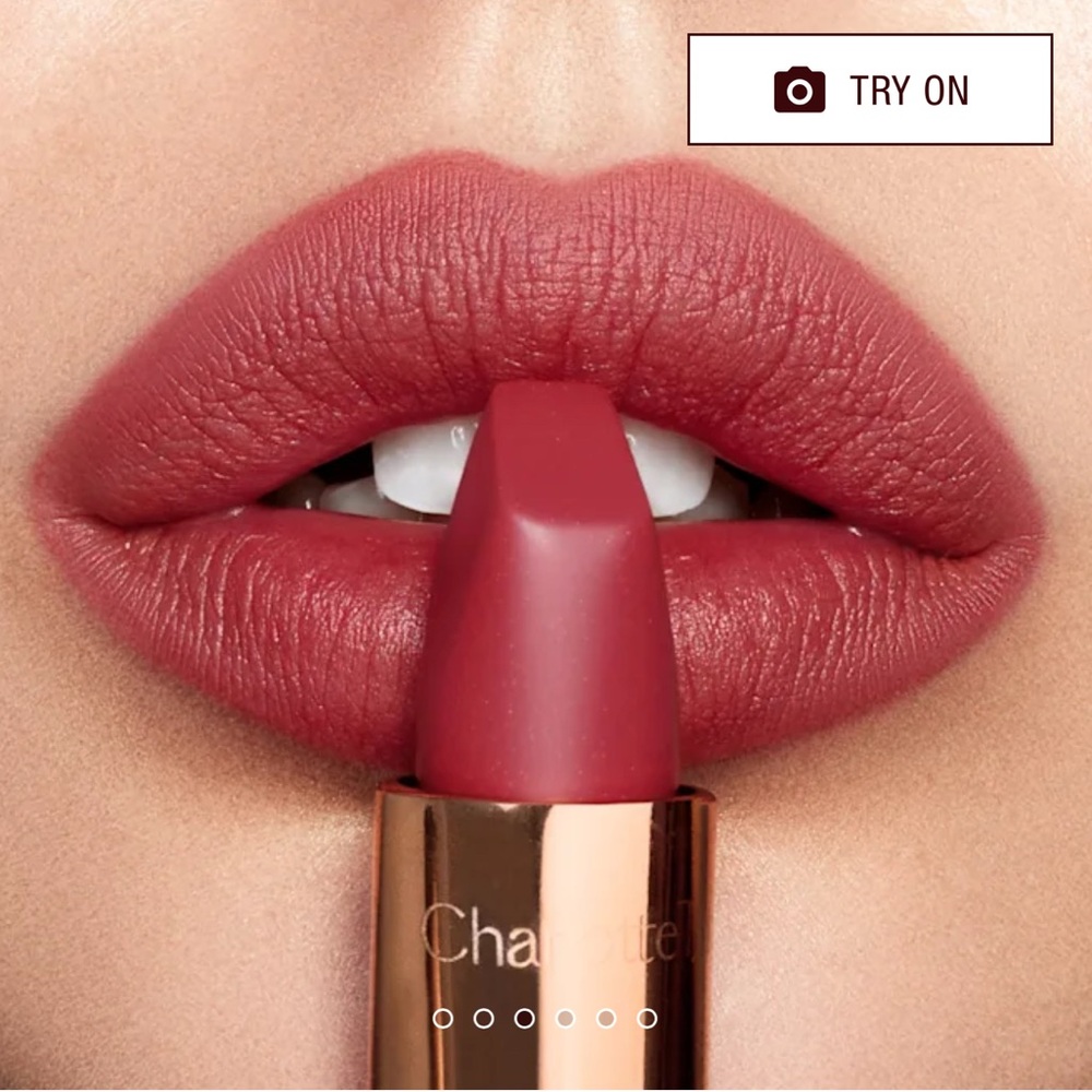 Charlotte Tilbury MATTE REVOLUTION
M.I. KISS - Picture 3 of 8